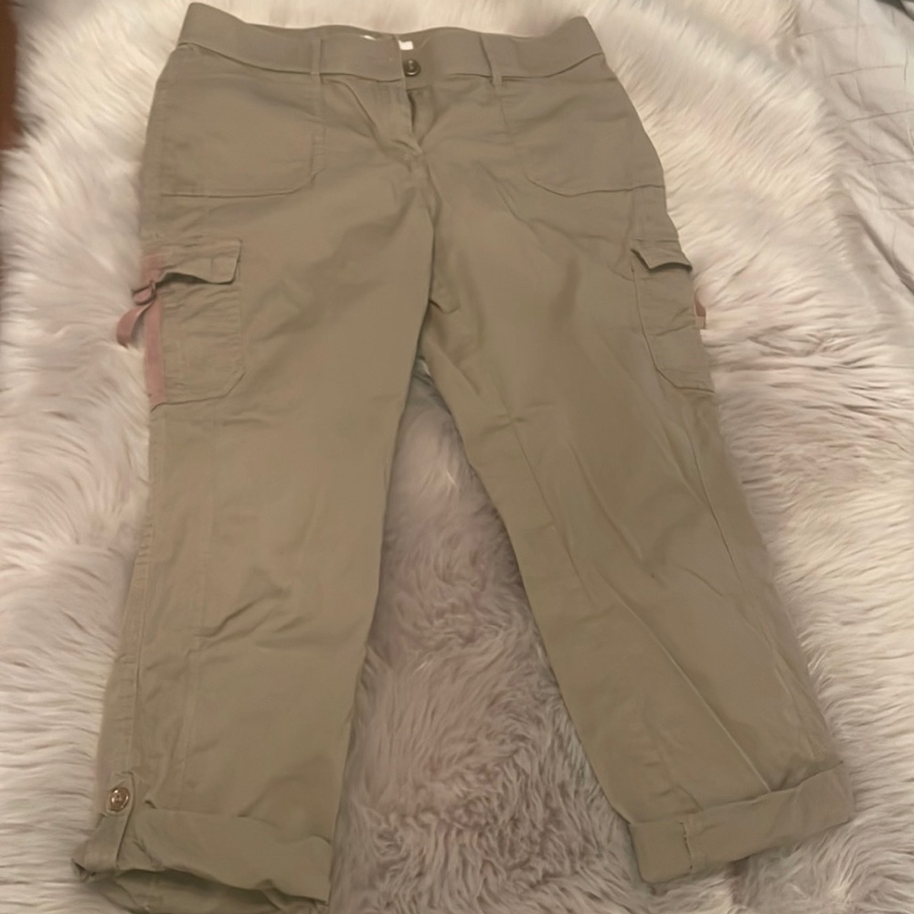 Ladies size 8 C. Est. 1946 olive cargo pants